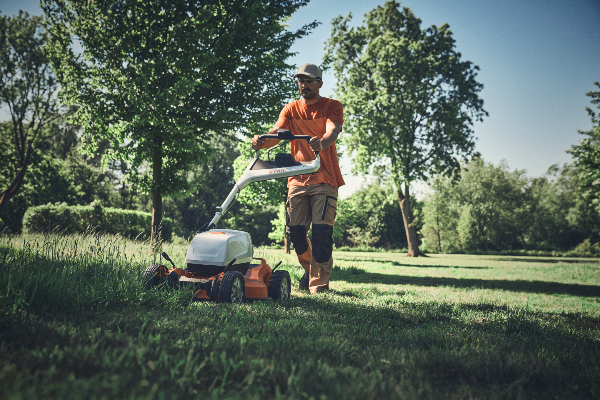 RMA 7 RV Cordless Mulching Lawn Mower